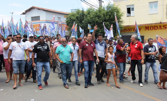 Santaluz – Vice-prefeito Marcinho reúne grupo para inauguração de comitê de campanha de Elmar e Tom