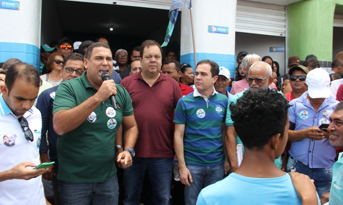 Santaluz – Vice-prefeito Marcinho reúne grupo para inauguração de comitê de campanha de Elmar e Tom