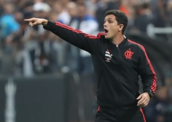 Flamengo demite Maurício Barbieri após eliminação da Copa do Brasil