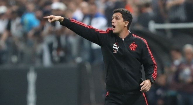 Flamengo demite Maurício Barbieri após eliminação da Copa do Brasil