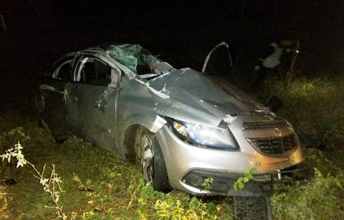 Cinco pessoas ficam feridas após veiculo atropelar animal na BA 120, trecho Riachão do Jacuípe/Conceição do Coité