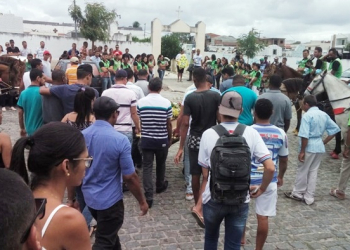 Corpo de servidor público vítima de queda de cavalo é sepultado em Coité