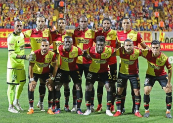 Wallace ex-Vitória e Tite ex-Bahia formam dupla de zaga do Göztepe da Turquia