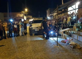 Mulher é assassinada na porta de um bar em Coité