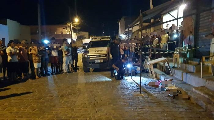 Mulher é assassinada na porta de um bar em Coité
