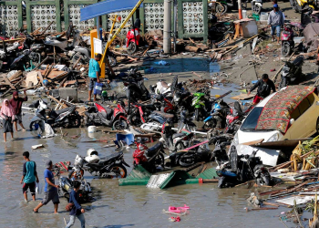 Passa de 800 o número de mortos na Indonésia devastada por terremoto e tsunami