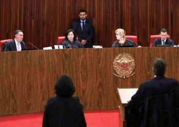Por 6 votos a 1, TSE rejeita candidatura de Lula nas eleições