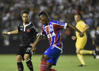 Com Douglas expulso no primeiro tempo, Bahia perde para o Vasco em São Januário