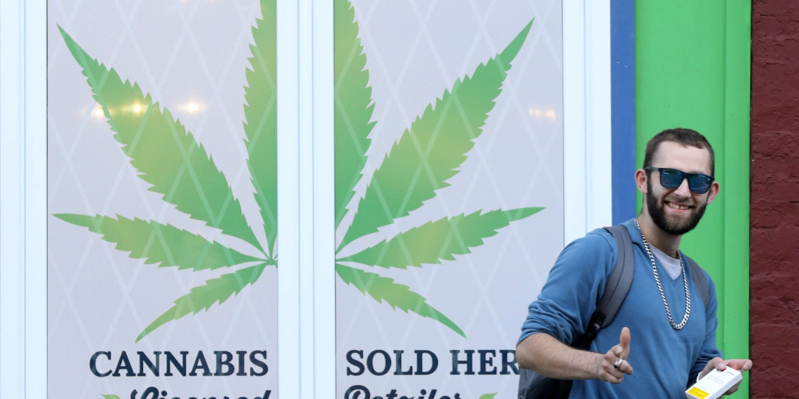 Legalização da maconha para uso recreativo entra em vigor no Canadá