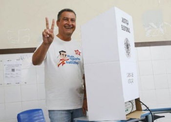 Vamos pacificar o Brasil para retomar o crescimento, diz Rui logo após votação