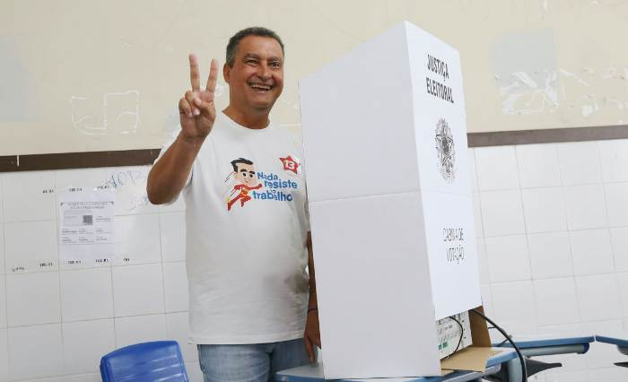 Vamos pacificar o Brasil para retomar o crescimento, diz Rui logo após votação