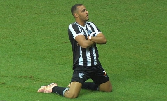 Ceará vence o Cruzeiro em pleno Mineirão e empurra o Vitória para o Z4