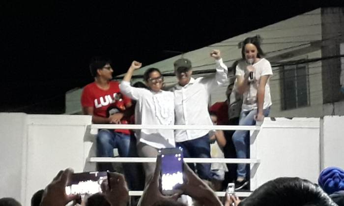 Militância faz grande festa para Assis e Val depois que o presidente do TRE negou o pedido de execução do Acórdão para afastamento de ambos