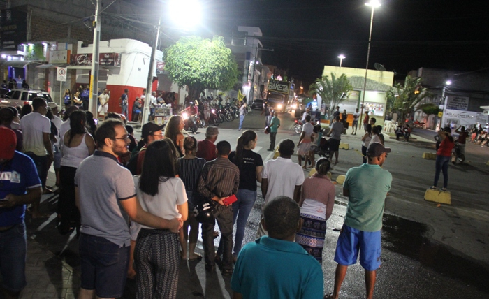 Na reta de chegada, Alex da Piatã promove grande carreta pelas ruas de Coité