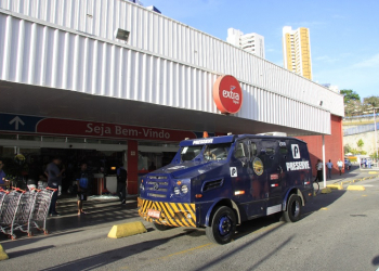 ‘Criminosos conhecem roteiros dos carros-fortes’, diz associação