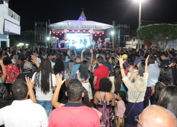 Muito louvor marcou o Dia do Evangélico em Retirolândia no domingo (30)