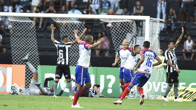 Bahia vence o Botafogo no Rio e se distância da zona da degola