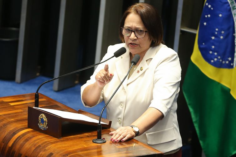 Única mulher eleita governadora, Fátima Bezerra (PT) vence no RN