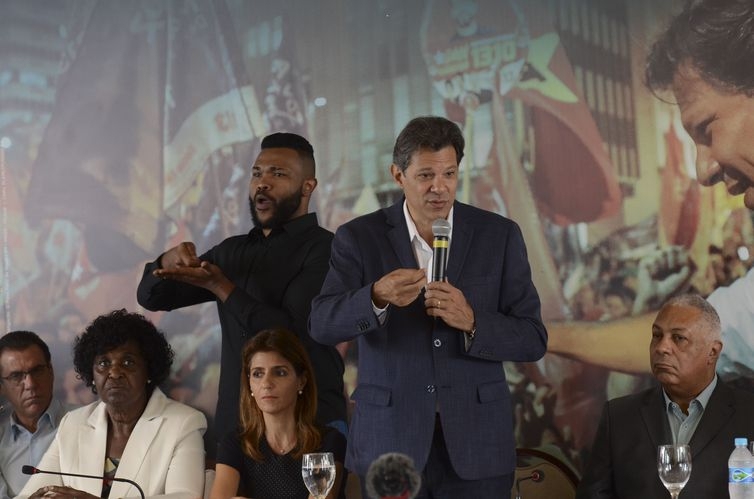 Em reunião com evangélicos, Haddad propõe federalizar combate ao crime