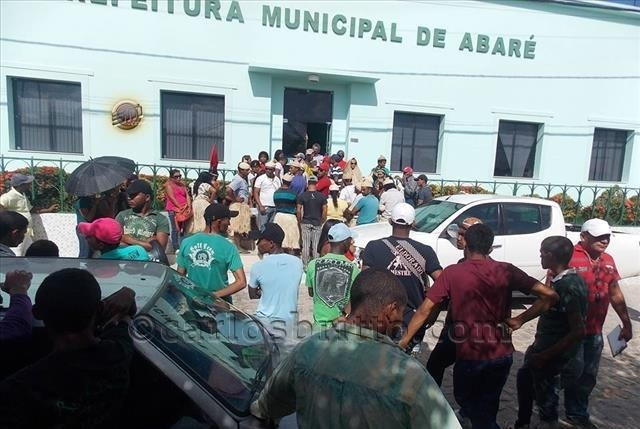 Município de abaré terá que reintegrar servidores concursados que haviam sido dispensados por prefeito em 2017