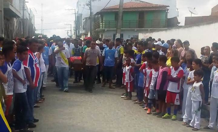 Salgadália – Familiares e amigos se despedem do desportista ‘Sapecado’