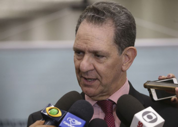 Presidente do STJ diz não ver ameaça em fala de Eduardo Bolsonaro