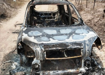 Veículo encontrado totalmente queimado em estrada vicinal de Coité