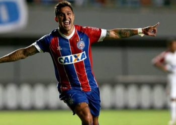 Vinícius marca dois gols no fim do jogo e evita um tropeço do Bahia contra o lanterna
