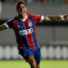 Vinícius marca dois gols no fim do jogo e evita um tropeço do Bahia contra o lanterna