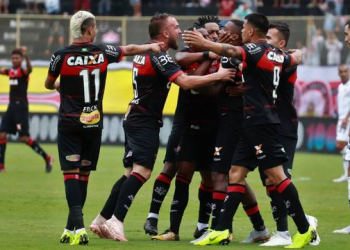 Em duelo direto contra o Z-4, Vitória e Corinthians empatam com gols nos acréscimos