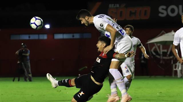 Vitória perde para o Santos no Barradão e permanece no Z4
