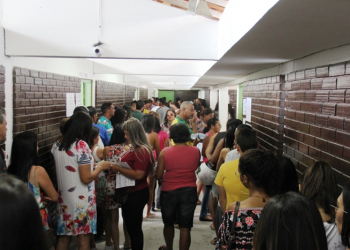 Maior colégio eleitoral de Conceição do Coité teve movimento intenso durante a manhã