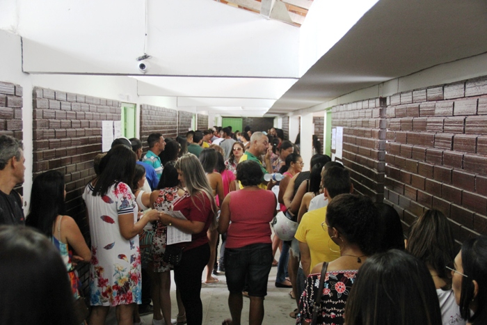 Maior colégio eleitoral de Conceição do Coité teve movimento intenso durante a manhã