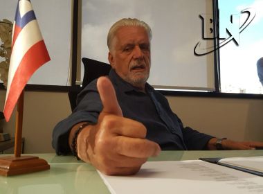 Wagner critica apoio de Neto a Bolsonaro: ‘Um fugiu da eleição e o outro foge do debate’