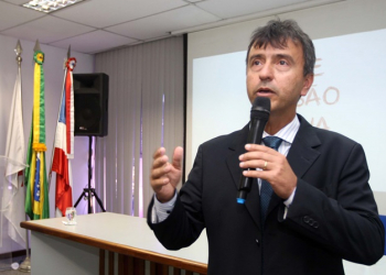 Secretário de comunicação nega parcelamento de salário dos servidores estaduais: “fake news”