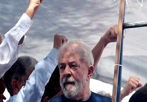 Aparência de Lula comove juízes, que discutem prisão domiciliar