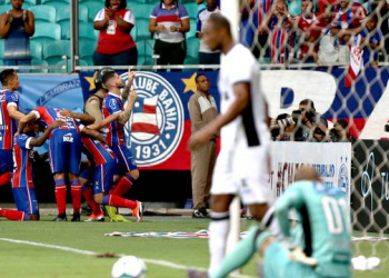 Bahia marca no fim e vence o Ceará de virada na Arena Fonte Nova