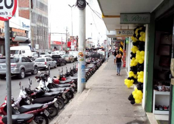 Em dia de Black Friday comerciantes de Coité fazem de tudo para atrair a atenção dos consumidores