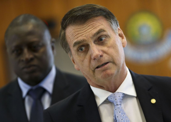 Cirurgia de Bolsonaro é adiada para depois da posse