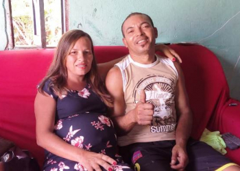 Depois de quase uma semana em gravação de programa da Record em SP, Chitão, Juci e seus 14 filhos estão de volta a Coité