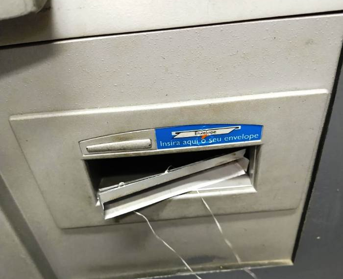 Após denuncia, PM retira ‘chupa cabra’ de caixa eletrônico de banco em Coité