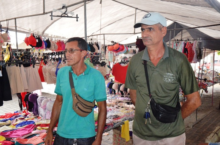 Crise econômica e a seca afetam as feiras-livres. Feirantes contabilizam prejuízos