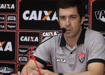 Mesmo derrotado em casa Vitória continua firme para se livrar do rebaixamento