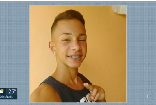 SP – Adolescente morre baleado com tiro no peito ao tentar tirar selfie segurando arma de PM