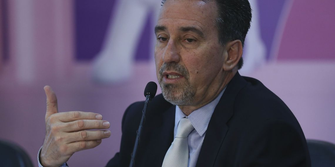 Ministro propõe que médicos oriundos do Fies substituam cubanos