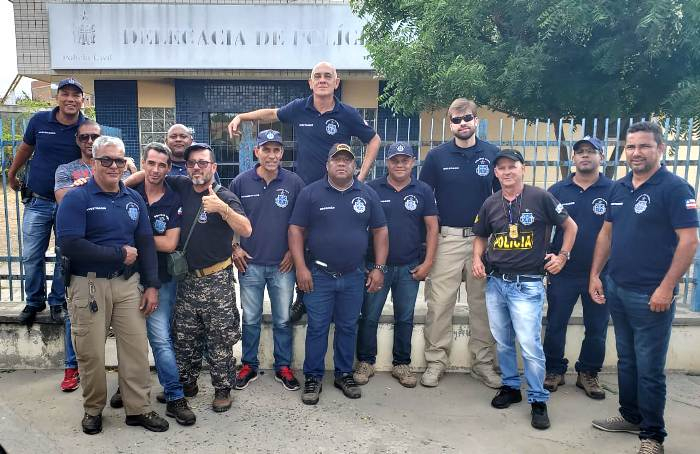 Ação conjunta das delegacias de Polícia de Riachão e Serra Preta realiza mandado de prisão e de busca e apreensão em Morro do Curral