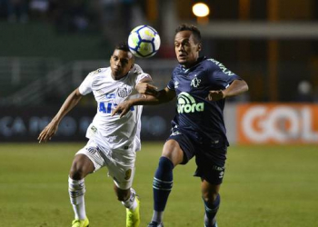 Chape vence o Santos no Pacaembu e complica ainda mais situação do Vitória na luta contra o rebaixamento