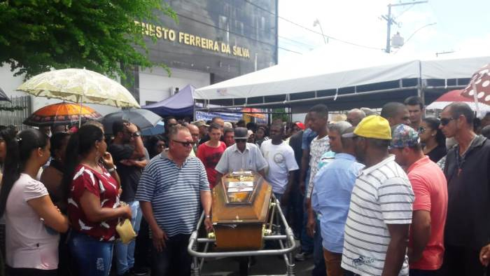 Sepultado em Serrinha o corpo do ex-vereador Lailson Cunha