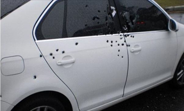 Casal leva rajada de tiros ao passar perto de acampamento cigano