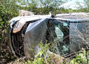 Colisão seguido de capotamento é registrado pela PRF na BR 324